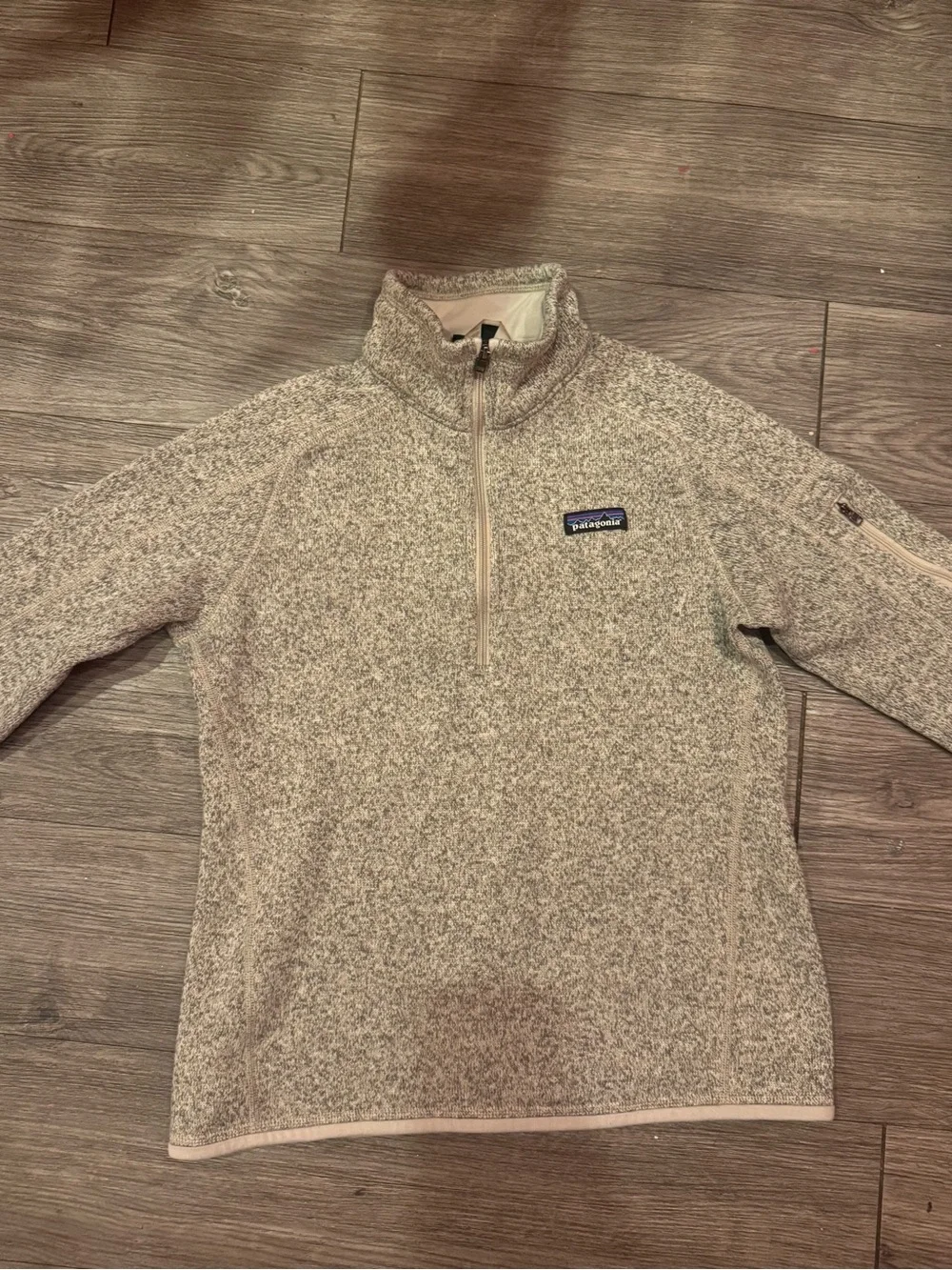 Patagonia Women’s Heathered Light Gray Quarter-Zip Pullover